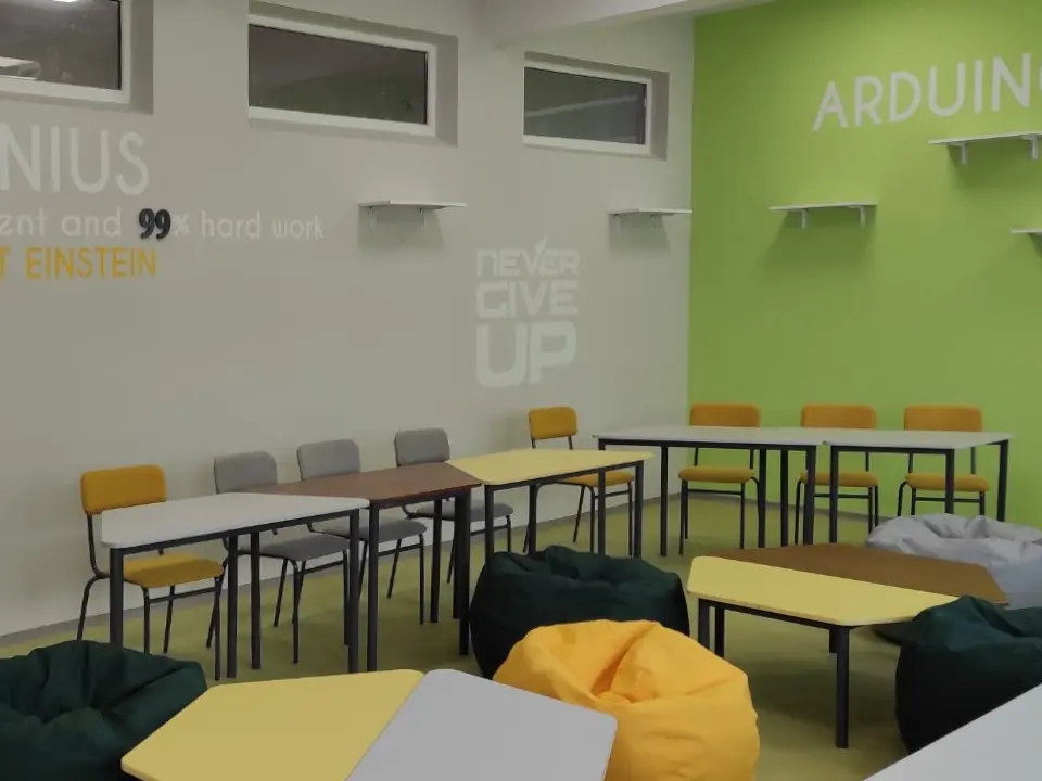 Ученически модулни маси